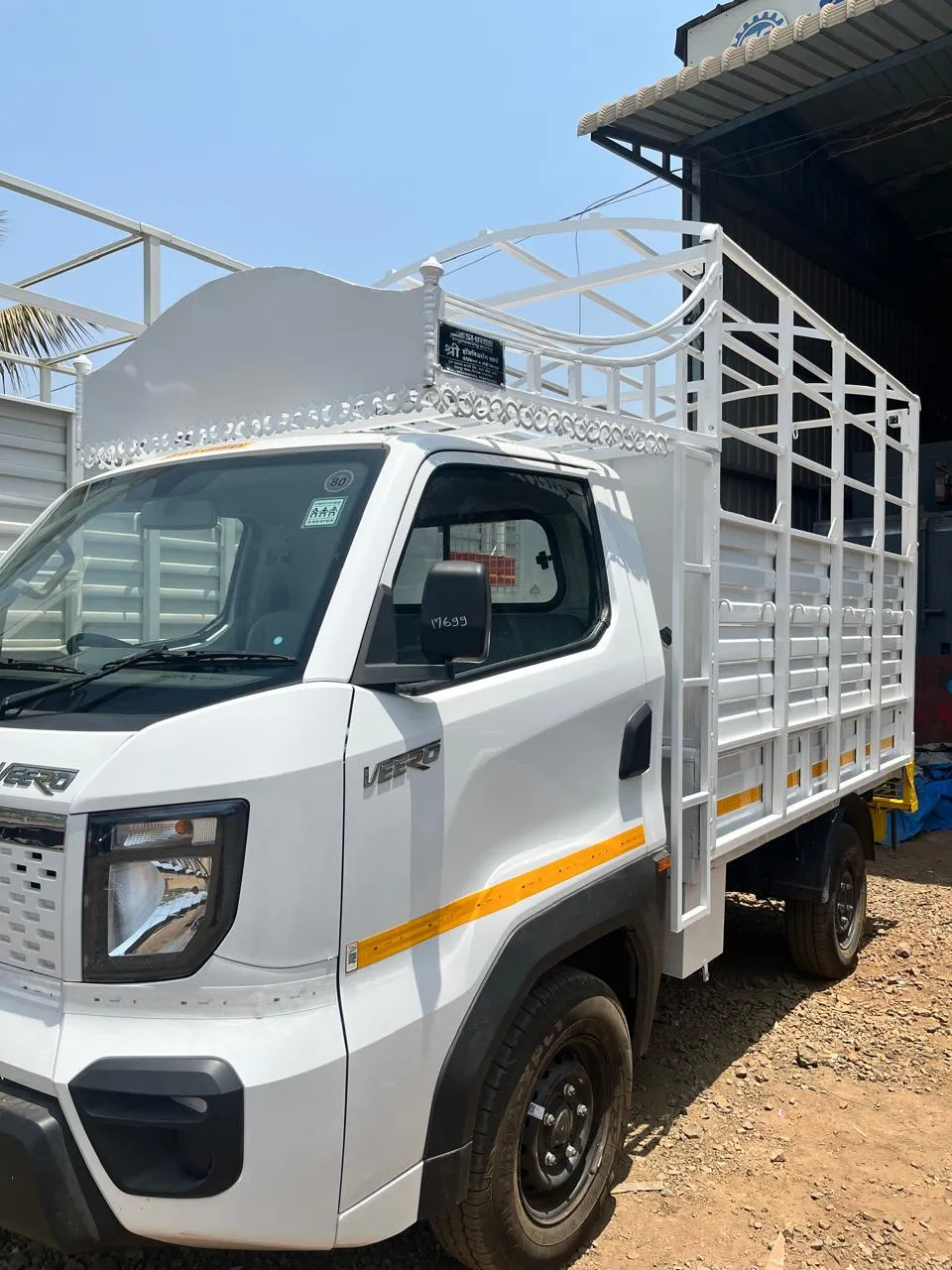 Mahindra Veero Regular